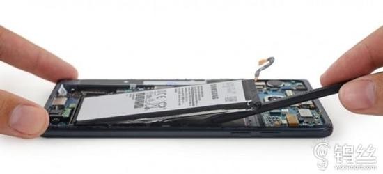 三星深陷爆炸門的背后 你手機里的電池安全嗎？_pic1