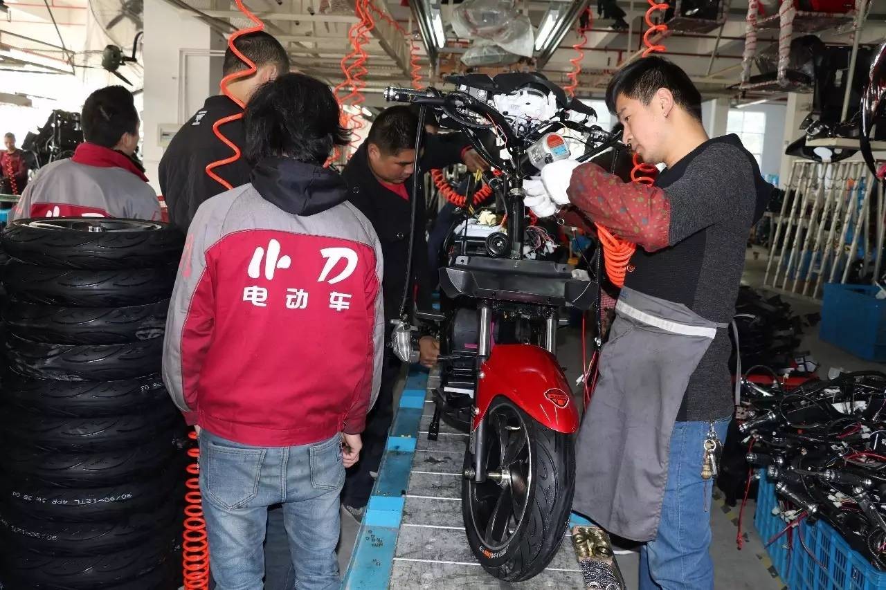 專業(yè)生產(chǎn)PVC護套、銅排、鋁排、新能源電池銅/鋁軟連接-人禾電子
